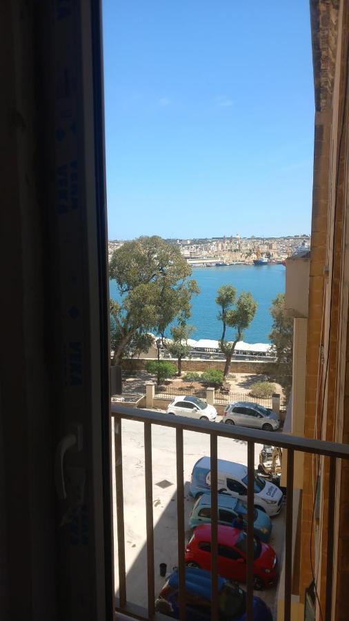 Villa Door Nine -Townhouse With Harbour Views Floriana Exterior foto